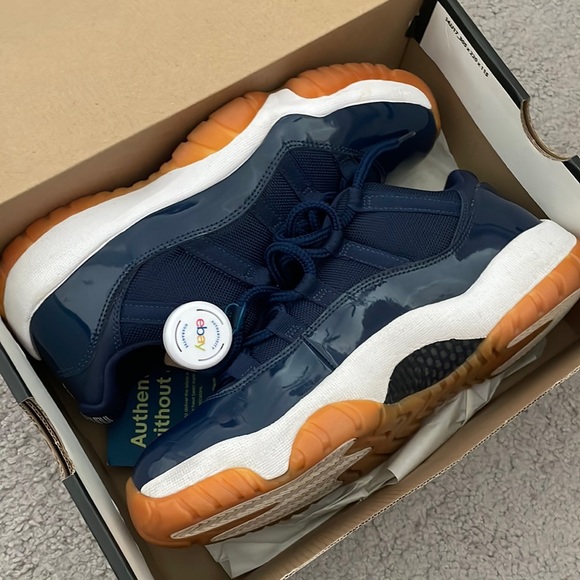 retro 11 low midnight navy